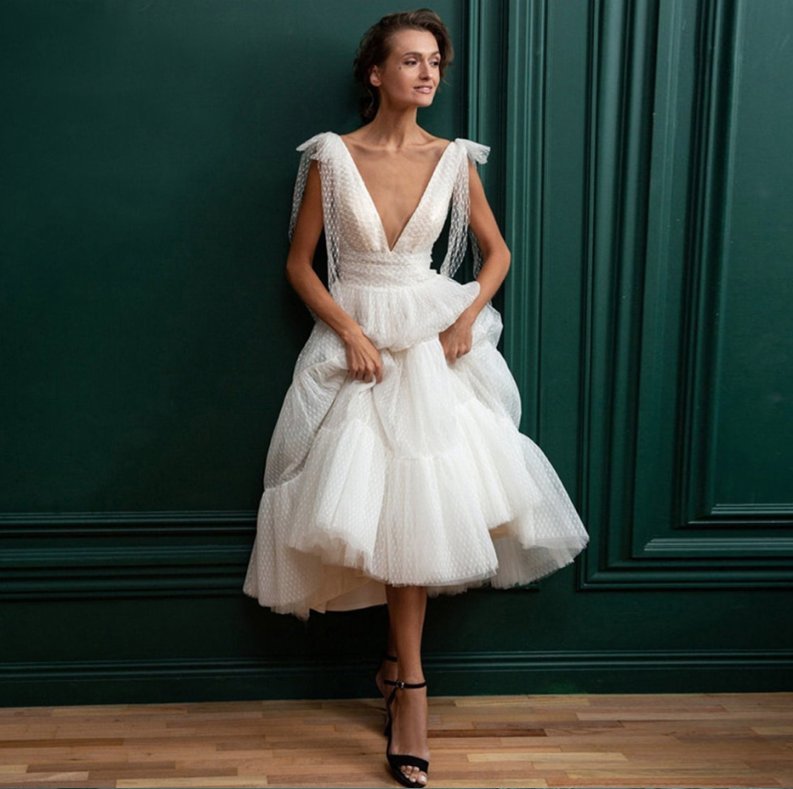 Sexy V Ausschnitt Tüll Brautkleid Dietje&nbsp;Wadenlang