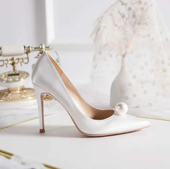 Braut Pumps Hochzeitsschuhe in Weiß mit Perle