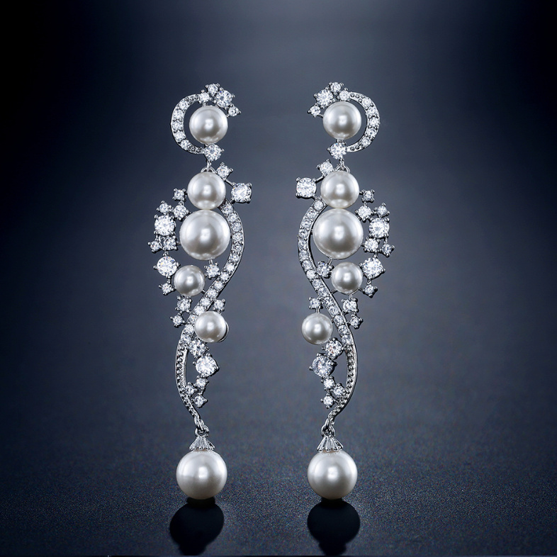 Lange Zirkonia Braut Ohrringe Elfi mit Perlen&nbsp;Silber