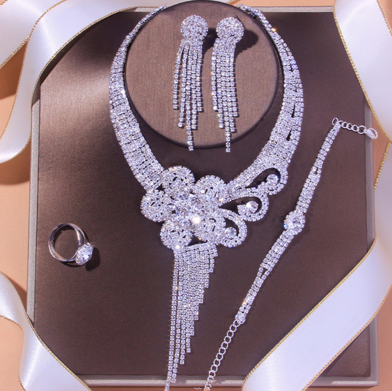 Kristall Strass Brautschmuck Set Elisabet Silber Vierteilig&nbsp;Festlich