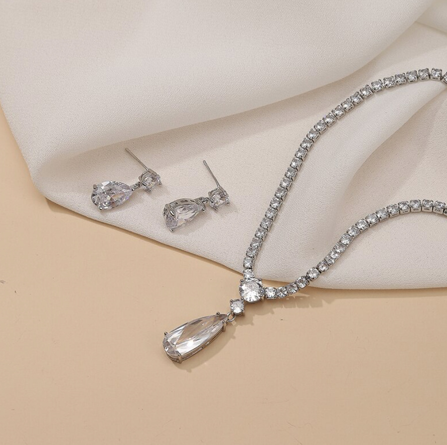 Brautschmuck Set Eileen Halskette mit Ohrringe im Set&nbsp;Silber