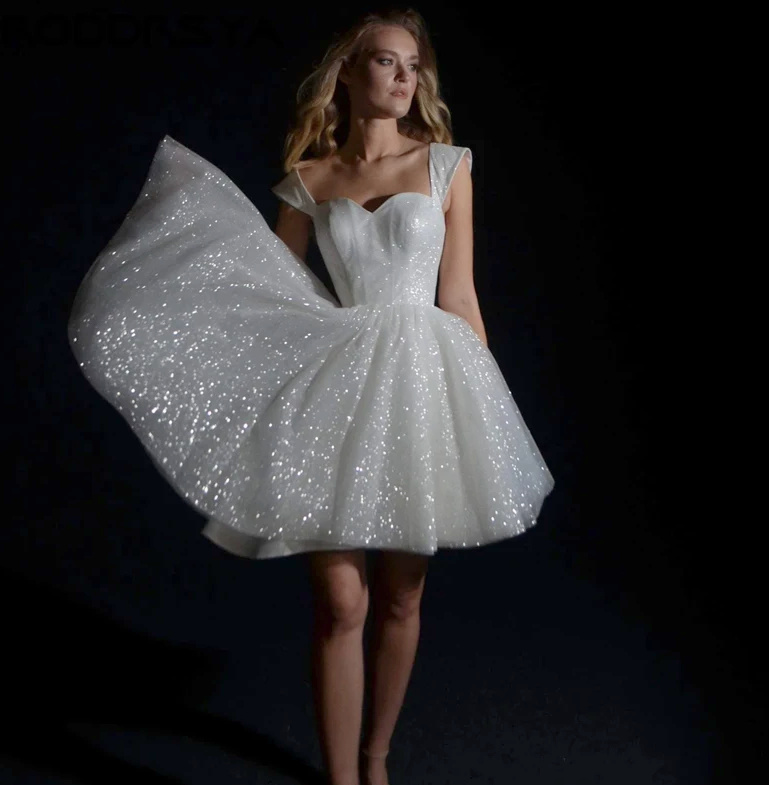 Kurzes Glitzer Brautkleider Alissa mit Herz&nbsp;Ausschnitt