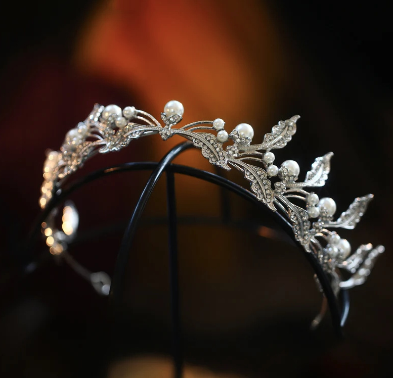 Braut Tiara Aliena mit Perlen und Blätter&nbsp;Form