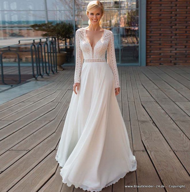 Langarm Boho Brautkleid Friedegard mit V&nbsp;Ausschnitt