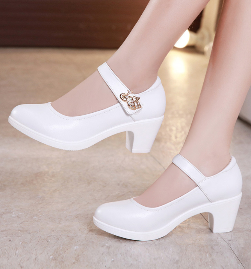 Brautschuhe Faralda Pumps mit Block Absatz und Schnalle in Weiß bis Gr&nbsp;43