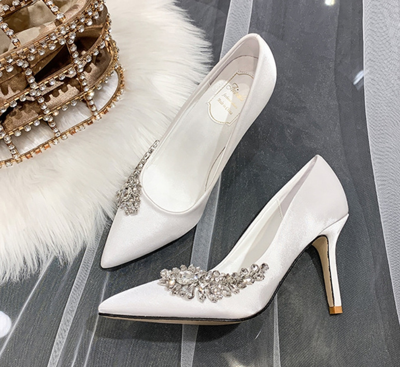 Pumps Brautschuhe Hochzeitsschuhe Désirée in Weiß mit Kristall&nbsp;Applikationen