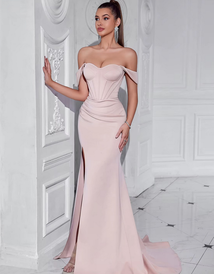 Schulterfreies Fit and Flare Standesamt Brautkleid in&nbsp;Lachs