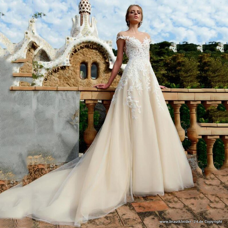 Elfenbein Hochzeitskleid Brautkleid in Bohostyle mit&nbsp;Schleppe