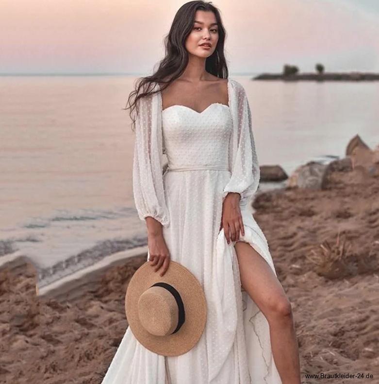 Langarm Boho Brautkleid Kevina mit Her Dekollete und&nbsp;Schleppe