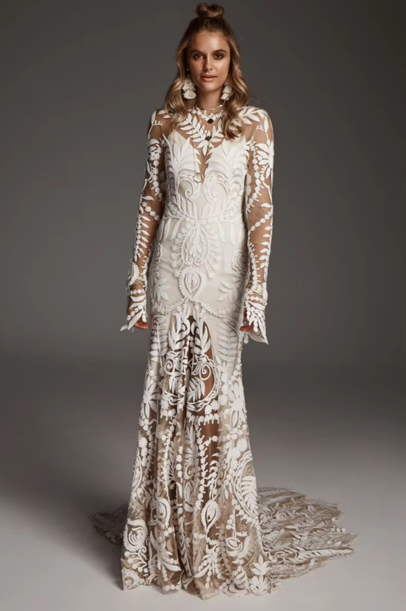 Langarm Boho Brautkleid Alea mit Schleppe und Rückenausschnitt