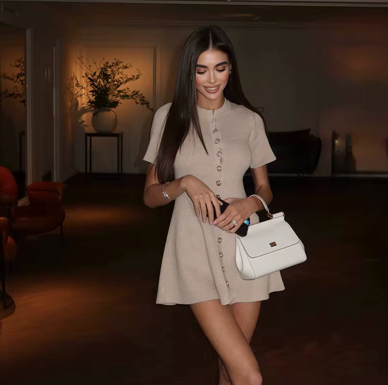 A Linie Mini Sommerkleid 2025 Gestrickt in&nbsp;Khaki