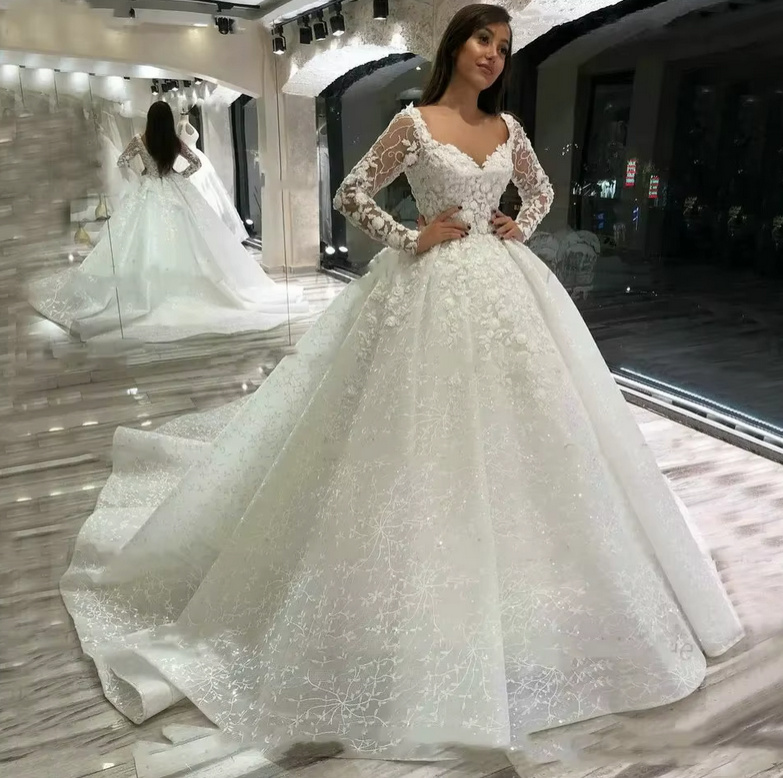 Ball Linie Langarm Brautkleid Iva mit 3D Blumen und&nbsp;Schleppe