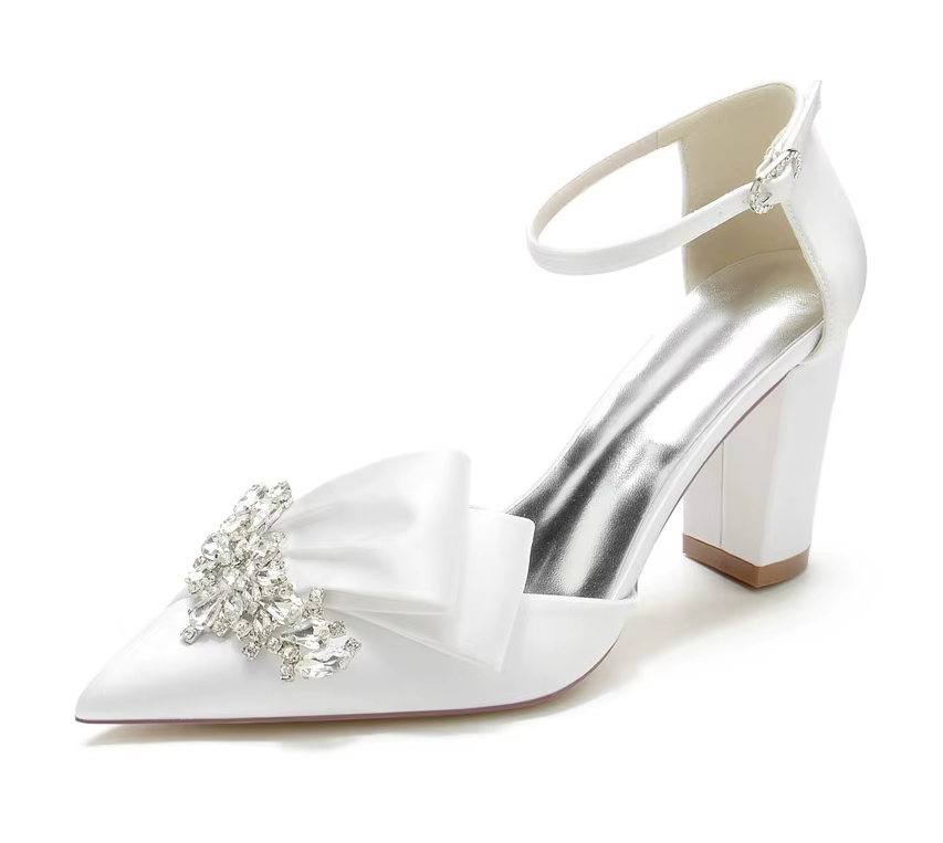 Blockabsatz Satin Brautschuhe Danielle in Weiß mit&nbsp;Strass