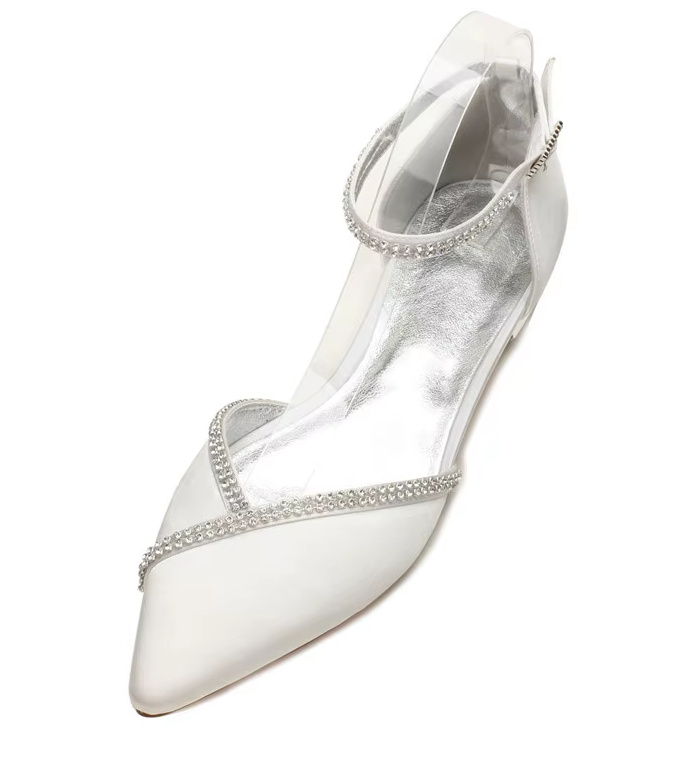 Flache Satin Brautschuhe Delinda mit Knöchelriemen und Strass&nbsp;Steine