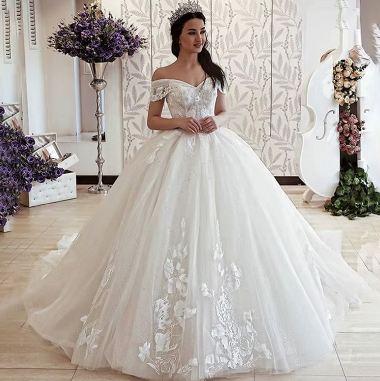 Schulterfreies Ball Linie Brautkleid Ionita Hochzeitskleid mit Blumen&nbsp;Applikation