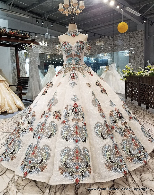 Schulterfreies Quinceanera Brautkleid mit Perlenstickereien