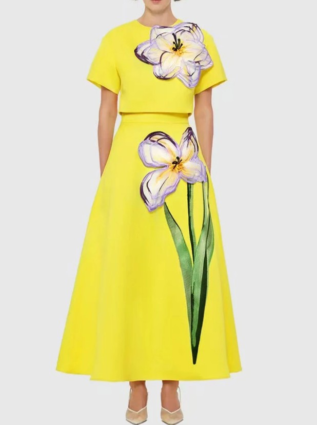 Damen Zweiteiler Elegant Oberteil – Rock in Gelb mit&nbsp;Blume