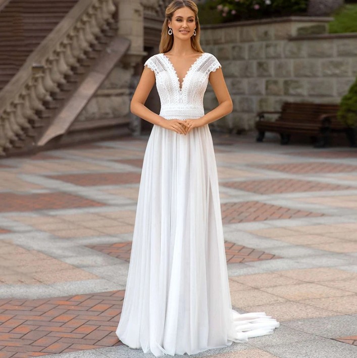 A Linie Brautkleid Harper mit V Ausschnitt und&nbsp;Spitze