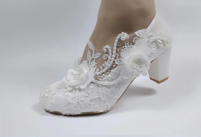 Brautschuhe Braut Pumps Heinke mit Block Absatz Spitze und&nbsp;Blumen