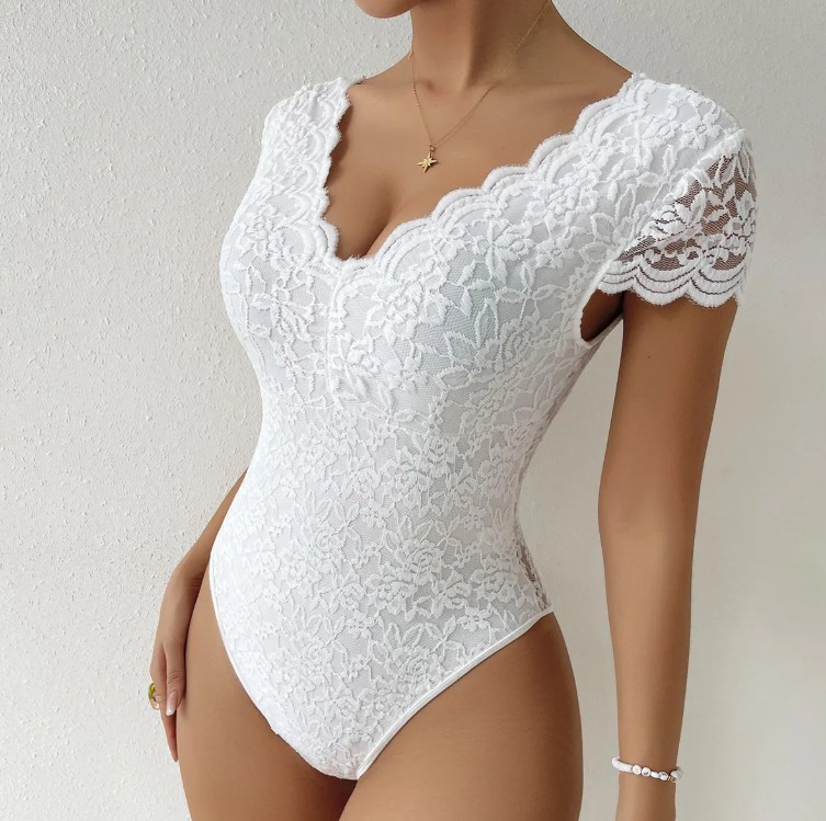 Kurzarm Body Helena für die Braut aus Spitze in&nbsp;Weiß