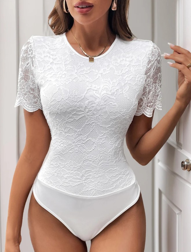 Kurzarm Body Hilaria für die Braut mit Spitze und Rückenausschnitt in&nbsp;Weiß