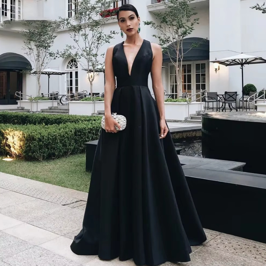 A Linie Satin Kleid Elegant für Hochzeitsgäste und Events in Schwarz&nbsp;Bodenlang