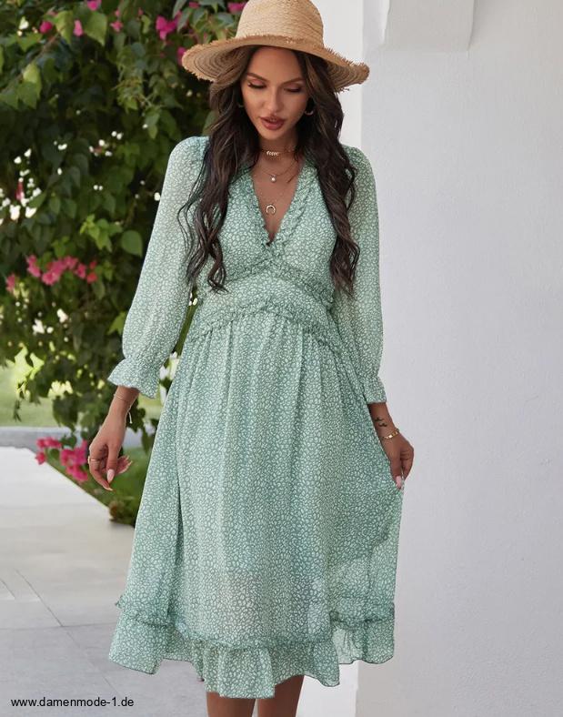 Boho Style Sommerkleid Noelani mit Rüschen Wadenlang in&nbsp;Hellgrün