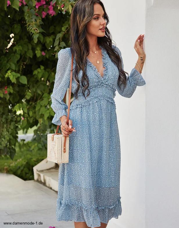 Boho Style Sommerkleid Noelani mit Rüschen Wadenlang in&nbsp;Hellblau