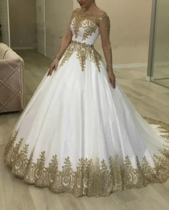 A Linie Langarm Brautkleid Hauke mit Spitze Applikationen in&nbsp;Gold