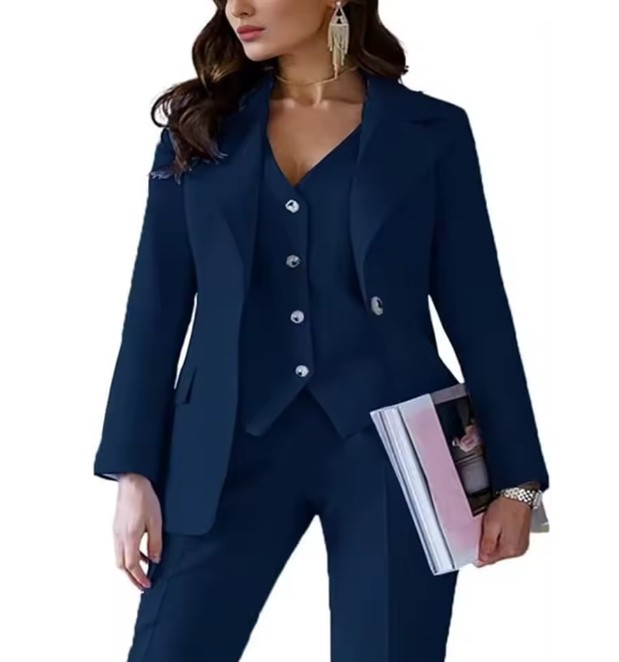 Dreiteiliger Damen Hosenanzug Ernestine in Navyblau Elegant Blazer – Weste – Hose im&nbsp;Set
