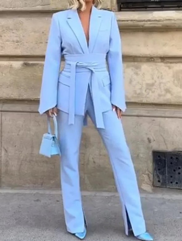 Eleganter Hosenanzug Emmelie für Damen in Hellblau mit&nbsp;Gürtel