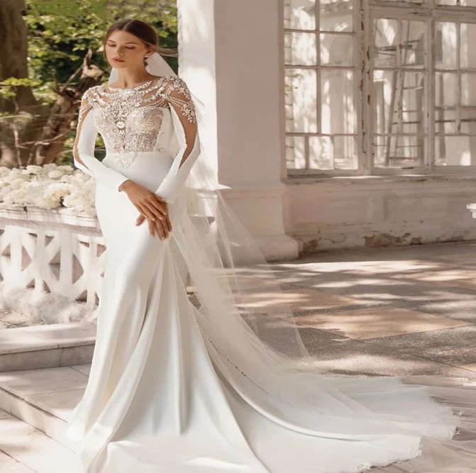  Langarm Fit and Flare Brautkleid Hokulani mit Strass Perlen Applikationen und&nbsp;Schleppe