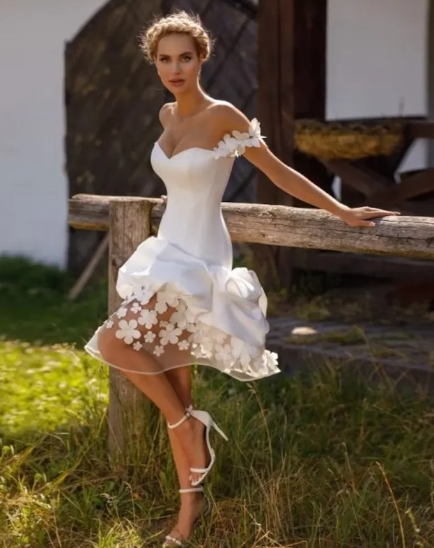 Schulterfreies Brautkleid Hege Kurz mit 3D&nbsp;Blumen