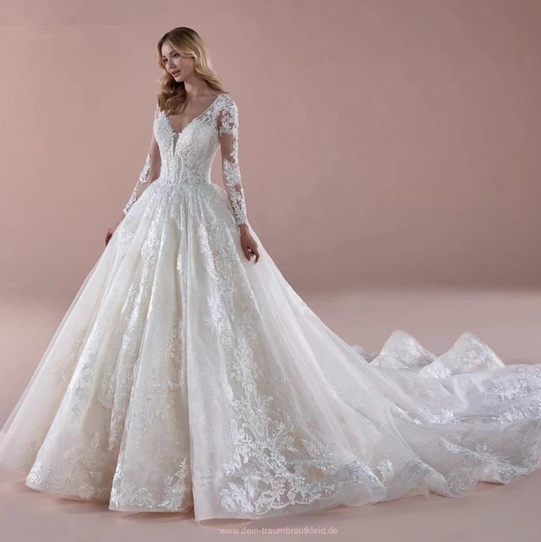 A Linie Prinzessin Brautkleid Aimée mit V Ausschnitt Tattoo Spitze und Schleppe