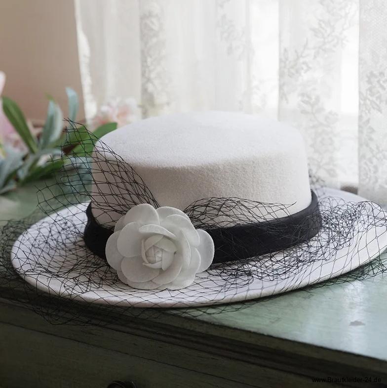 Brauthut Karoline Weiß Schwarz mit Blume und&nbsp;Tüll