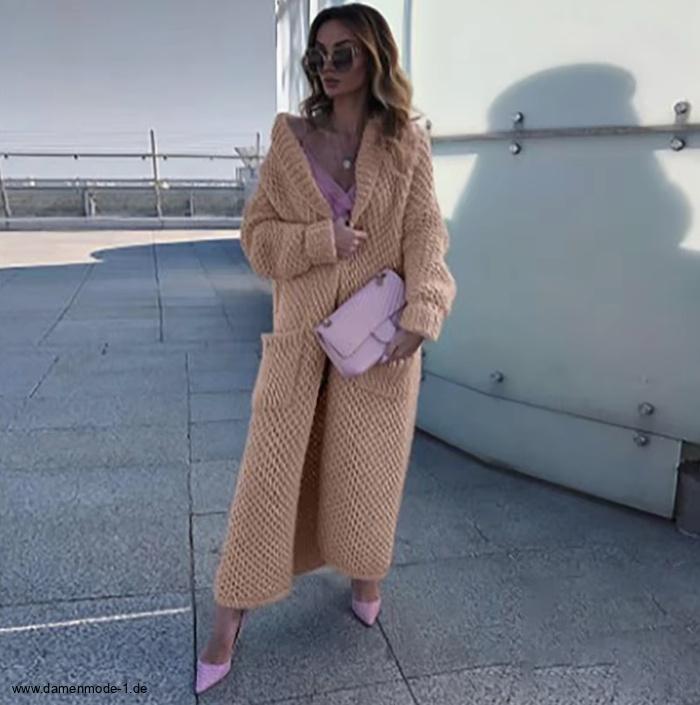 Damen Strickjacke Brietta Lang mit Taschen in&nbsp;Beige