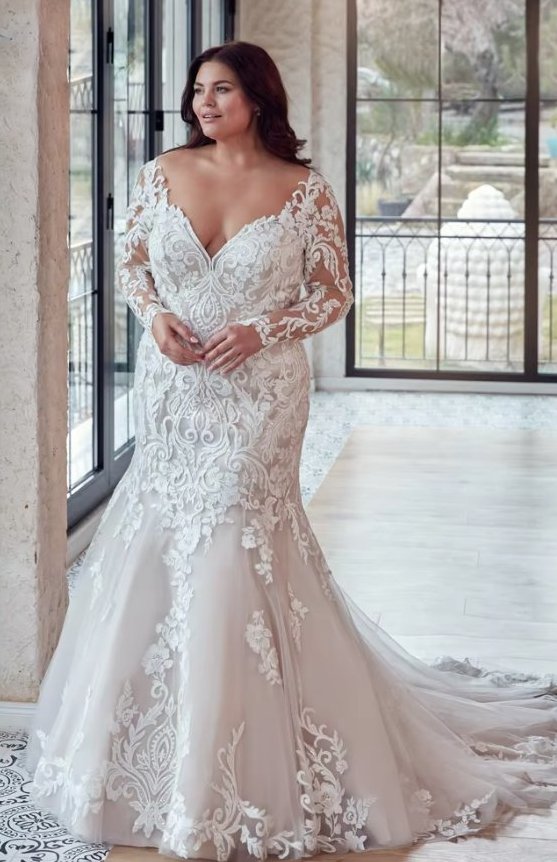 Langarm Fit and Flare Brautkleid Carolyn auch in Großen Größen mit Spitze und&nbsp;Schleppe