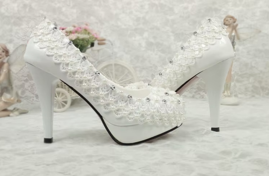 Hochzeitsschuhe Brautschuhe High Pumps Dany mit Spitze Perlen und&nbsp;Knöchelriemen
