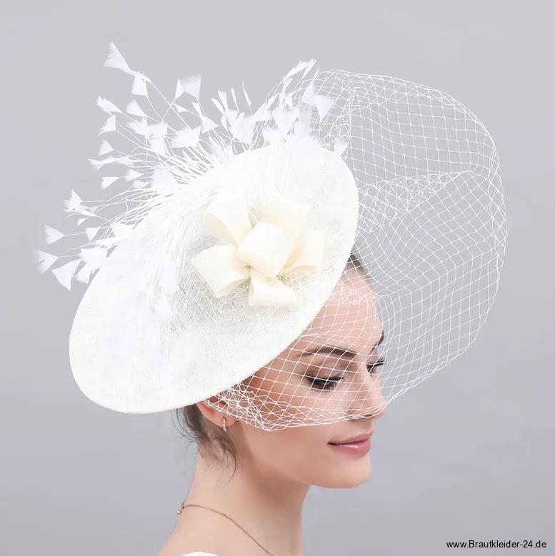 Prinzessin Brauthut Kelda in Weiß mit Schleier und&nbsp;Blüten