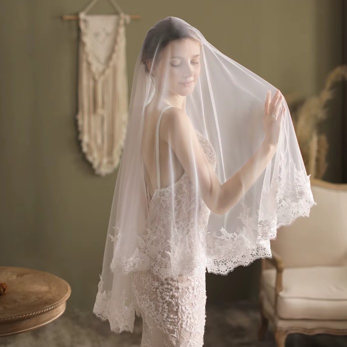 Braut-Schleier Elfi Weiß mit&nbsp;Spitze
