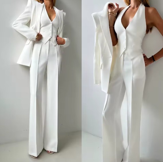 Dreiteiliger Hosenanzug für die Braut Iliana in Weiß Standesamt&nbsp;Mode