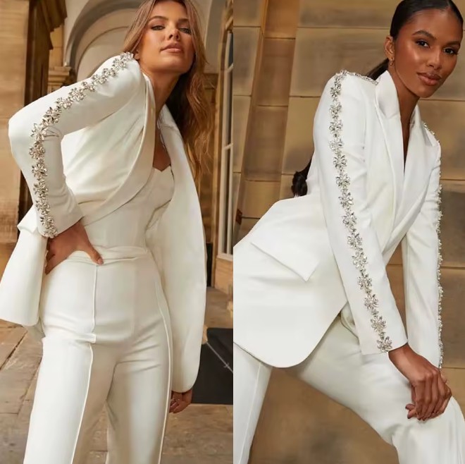 Dreiteiliger Hosenanzug für die Braut mit Kristall&nbsp;Applikationen