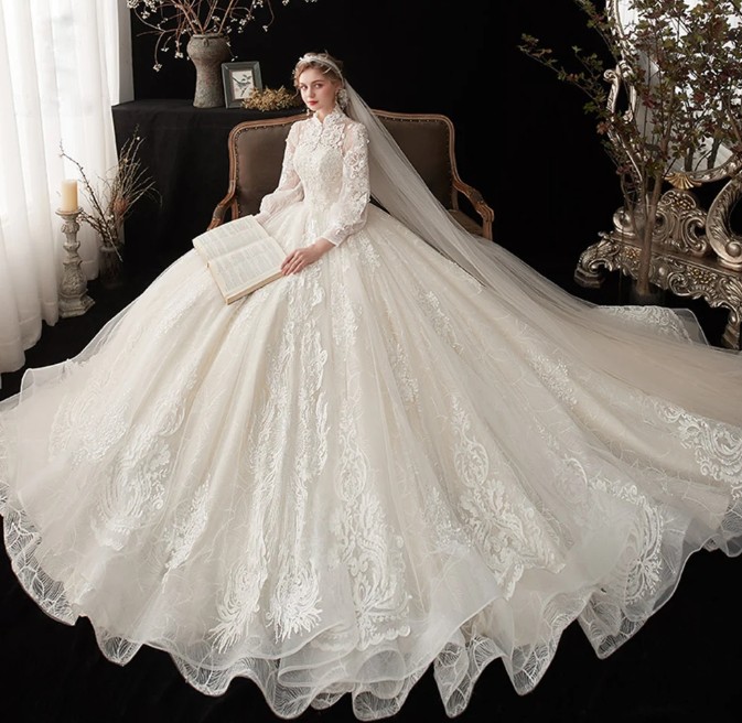 Langarm Perlen Blumen Brautkleid Idabella mit&nbsp;Schleppe