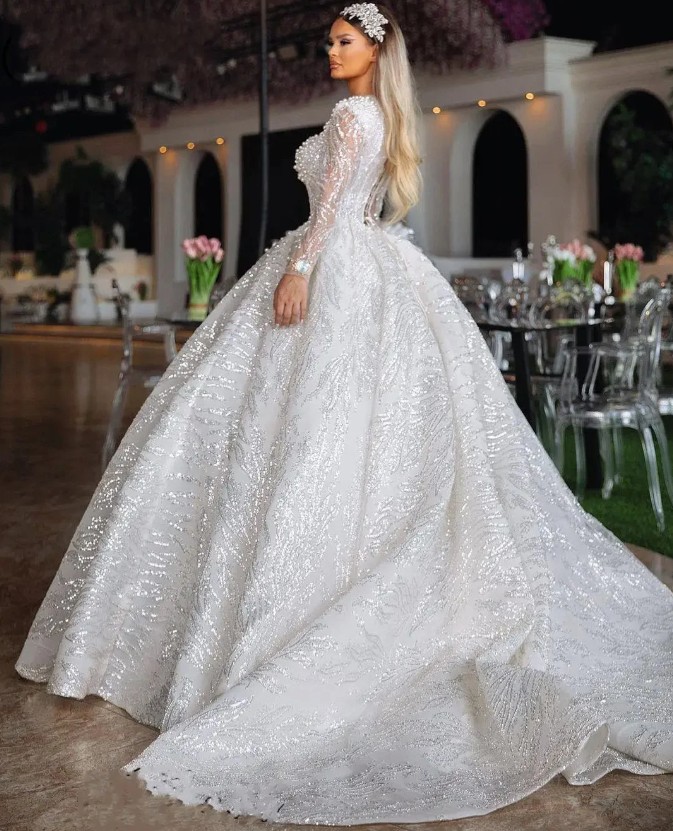 Langarm Prinzessinnen Luxus Glitzer Brautkleid Iasmina mit&nbsp;Schleppe