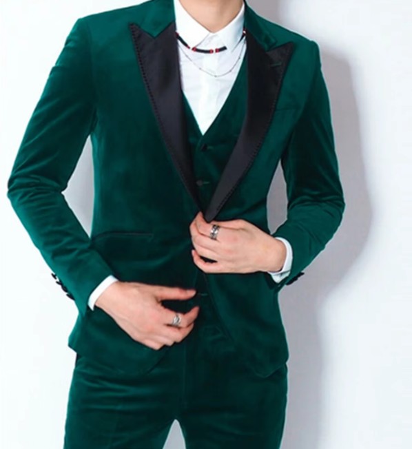Samt Hochzeitsanzug Bernd frü den Bräutigam in Dunkelgrün&nbsp;Dreiteilig