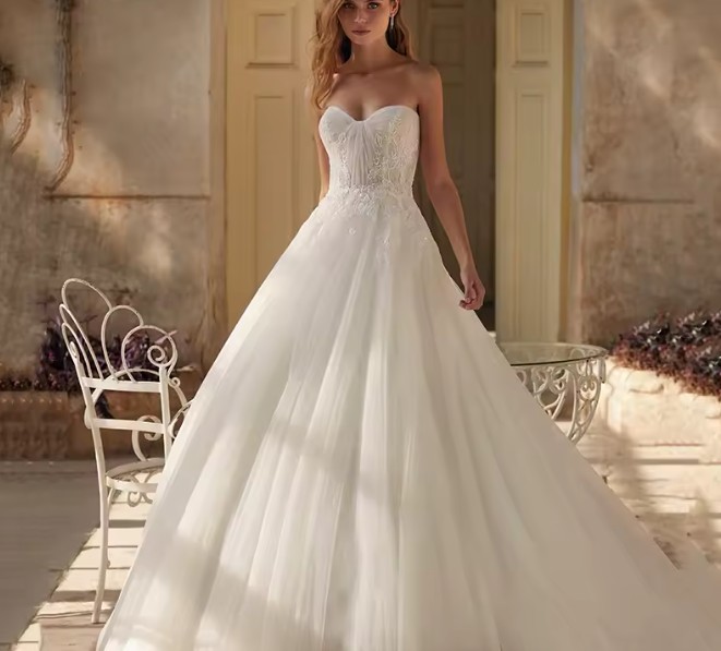 Schulterfreies A Linie Prinzessin Brautkleid Ejla mit&nbsp;Stickereien