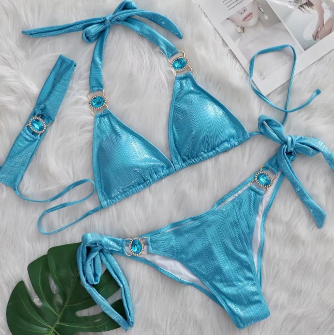 Strass Push Up Halterneck Bikini Sayuri Dreiteilig in&nbsp;Blau