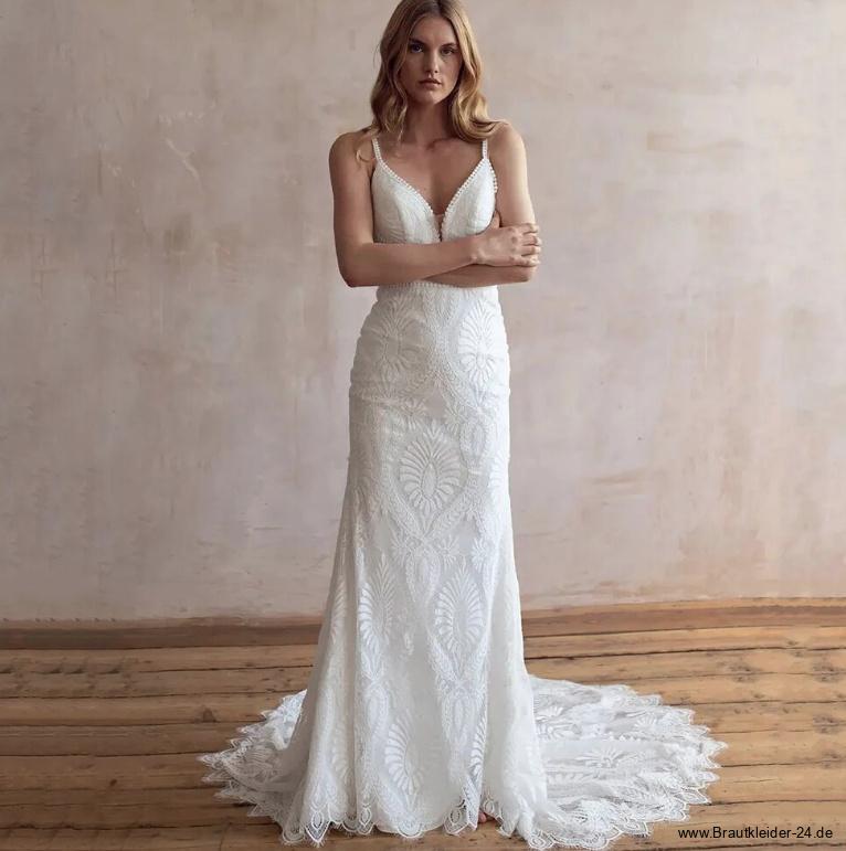 I Linie Spaghettiträger Boho Brautkleid Lovis aus Spitze mit&nbsp;Schleppe
