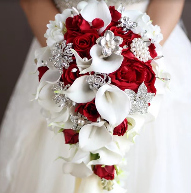 Wasserfall Braut Perlen Strauß Blumenstrauß Cala und Rosen&nbsp;Imke