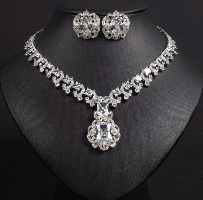 Zikron Brautschmuck Set Ilse Halskette mit Ohrringe&nbsp;Silber